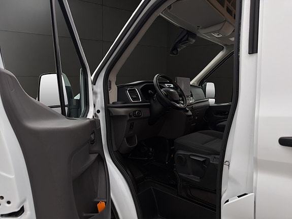 Ford Transit 15 of 30
