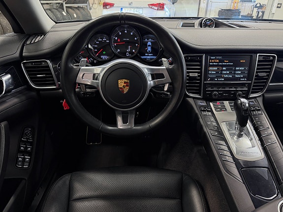 Porsche Panamera 4 4 of 14