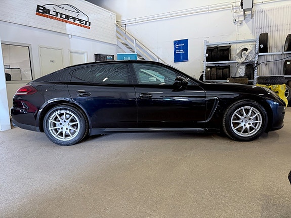 Porsche Panamera 4 9 of 16
