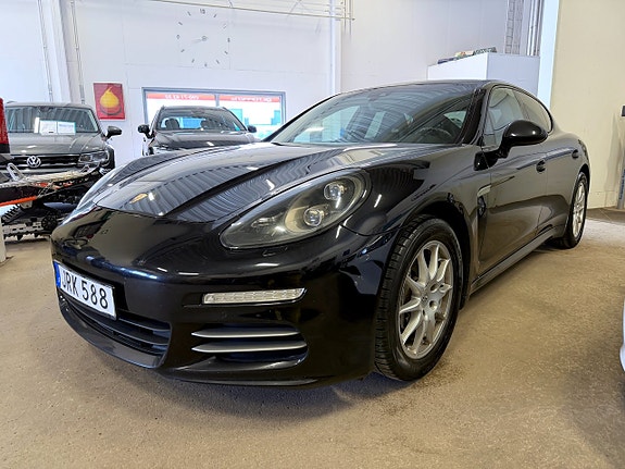 Porsche Panamera 4 14 of 16