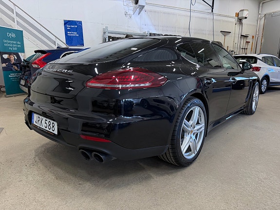 Porsche Panamera 4 12 of 14