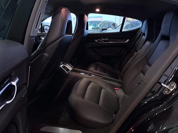 Porsche Panamera 4 6 of 16