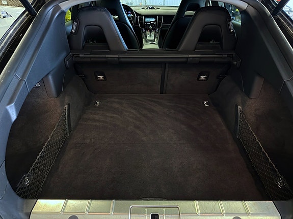 Porsche Panamera 4 11 of 16
