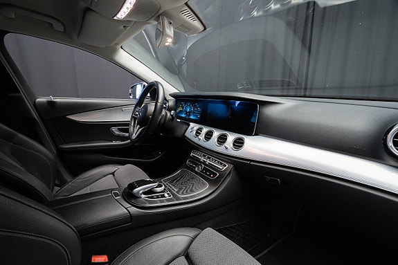 Mercedes-Benz E200 13 of 22