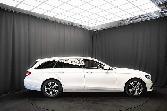 Mercedes-Benz E200 5 of 5