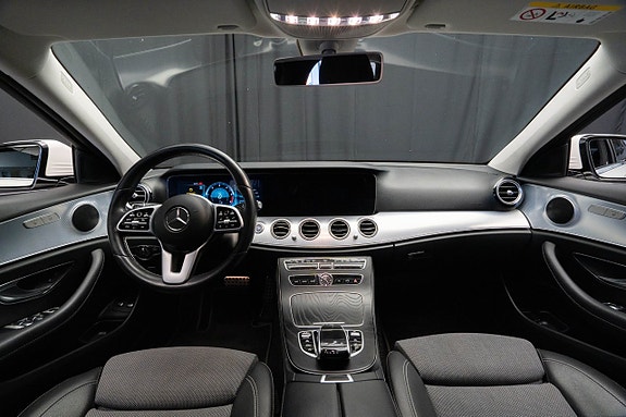 Mercedes-Benz E200 12 of 22