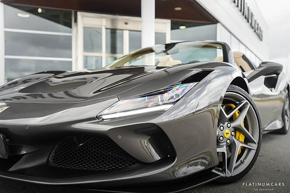 Ferrari F8 Spider 23 of 24