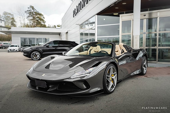 Ferrari F8 Spider 19 of 24