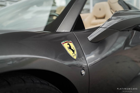 Ferrari F8 Spider 24 of 24