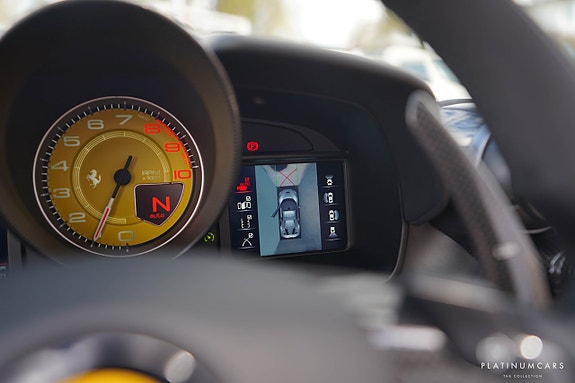 Ferrari F8 Spider 18 of 24