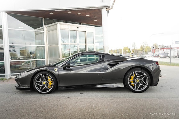 Ferrari F8 Spider 5 of 5