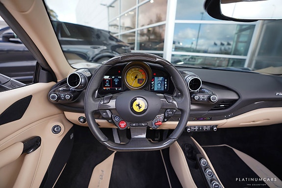 Ferrari F8 Spider 10 of 24
