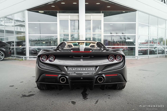 Ferrari F8 Spider 4 of 5