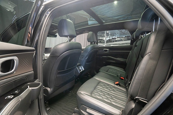 Kia Sorento 21 of 27