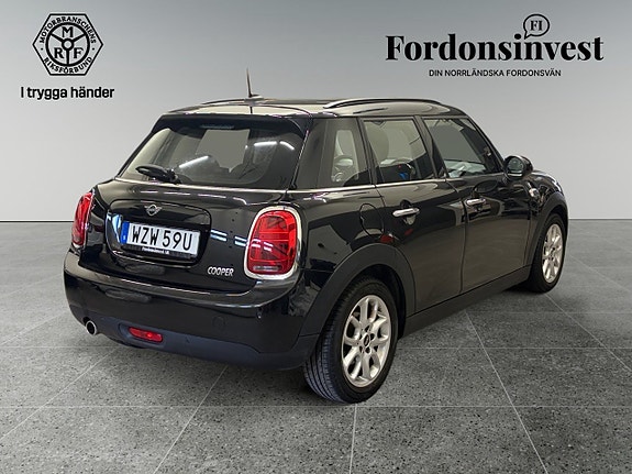 MINI Cooper 6 of 17