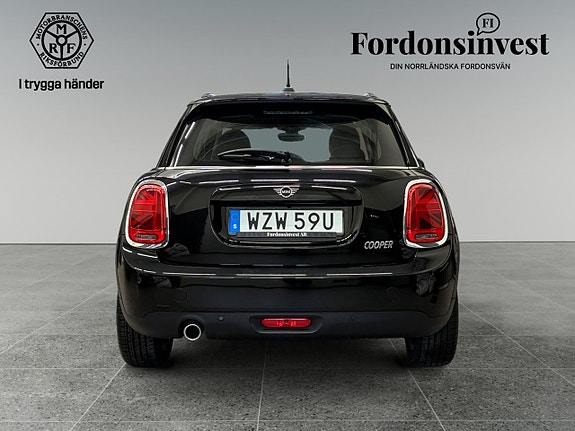 MINI Cooper 5 of 5