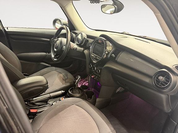 MINI Cooper 12 of 17