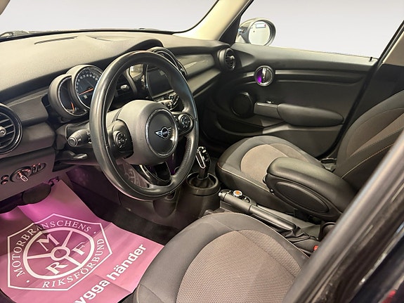 MINI Cooper 8 of 17