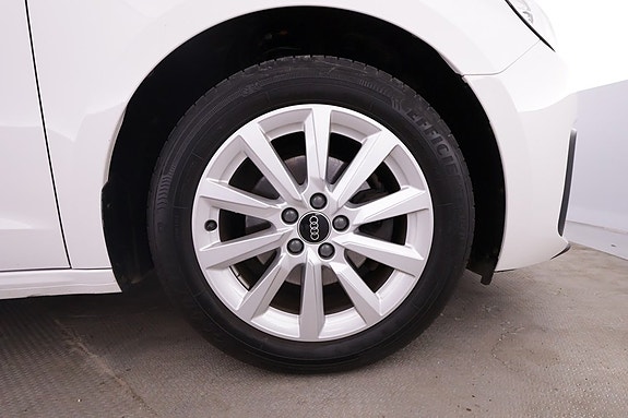 Audi A1 3 of 5