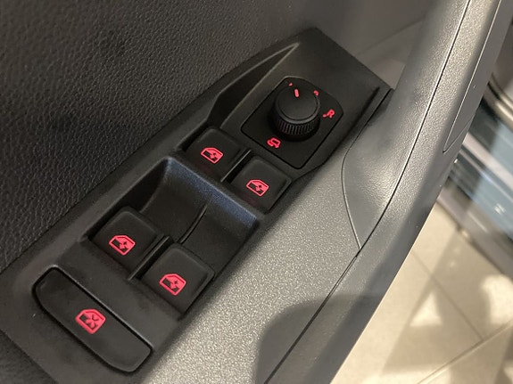 Seat Arona 16 of 16