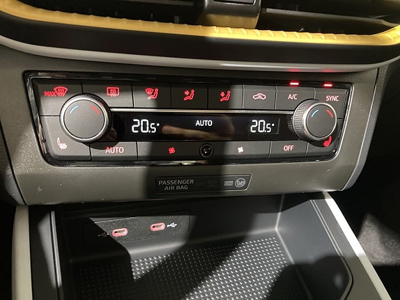 Seat Arona 15 of 16