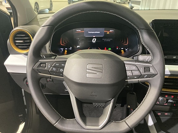 Seat Arona 10 of 16