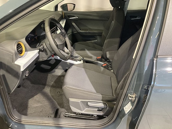 Seat Arona 8 of 16