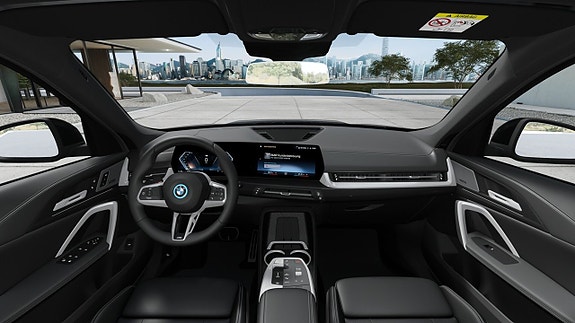BMW iX1 9 of 13