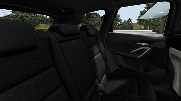 BMW iX1 11 of 13