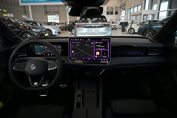 Volkswagen Passat 9 of 30