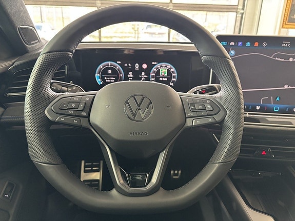 Volkswagen Passat 9 of 21