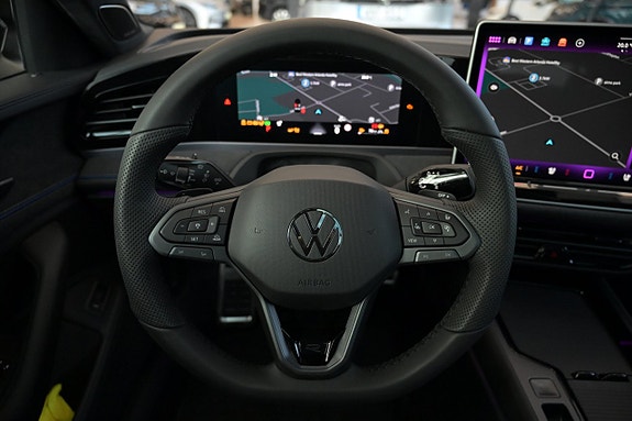 Volkswagen Passat 10 of 30