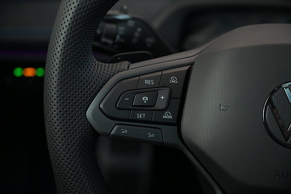 Volkswagen Passat 11 of 30