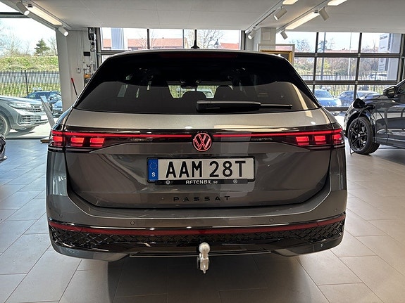 Volkswagen Passat 6 of 21