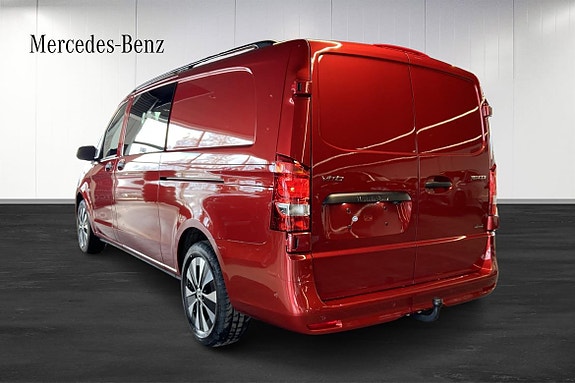 Mercedes-Benz eVito Tourer 4 of 5