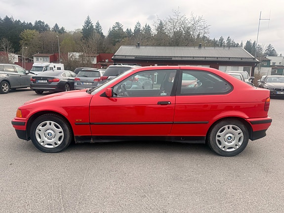 BMW 316 2 of 5