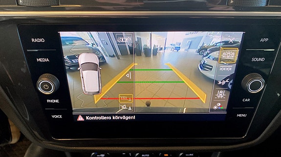 Volkswagen Tiguan 14 of 17