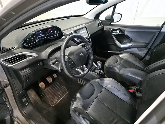 Peugeot 208 4 of 5