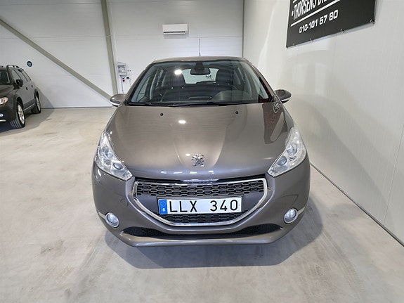 Peugeot 208 14 of 19