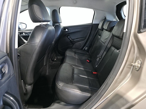 Peugeot 208 9 of 19
