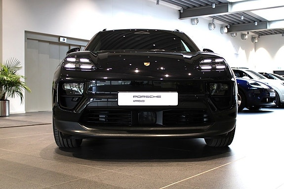 Porsche Macan 4 5 of 5