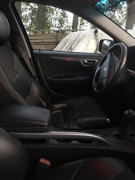 Volvo XC70 3 of 9