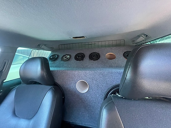 Volvo XC70 8 of 9