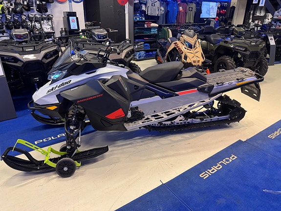 Ski-Doo BACKCOUNTRY SPORT 600EFI 2 of 4