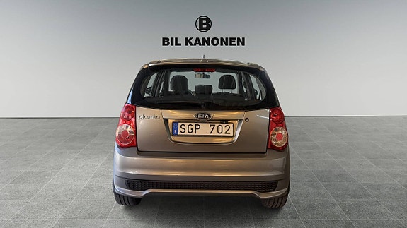 Kia Picanto 4 of 5