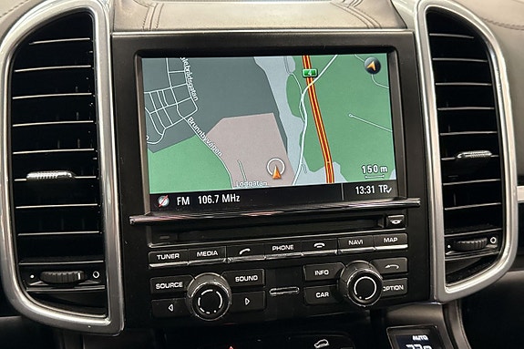 Porsche Cayenne S 15 of 27
