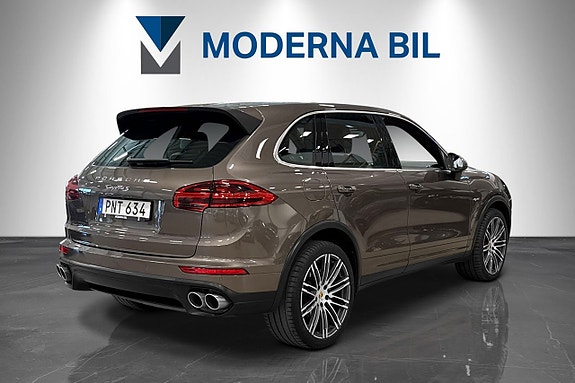 Porsche Cayenne S 6 of 27