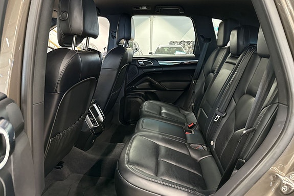 Porsche Cayenne S 23 of 27