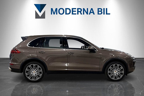 Porsche Cayenne S 7 of 27