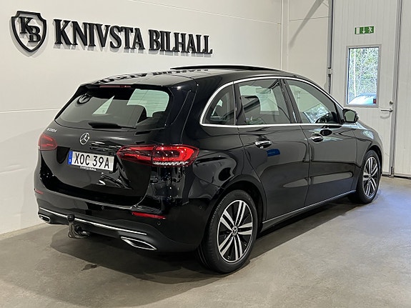Mercedes-Benz B200 d 4 of 5